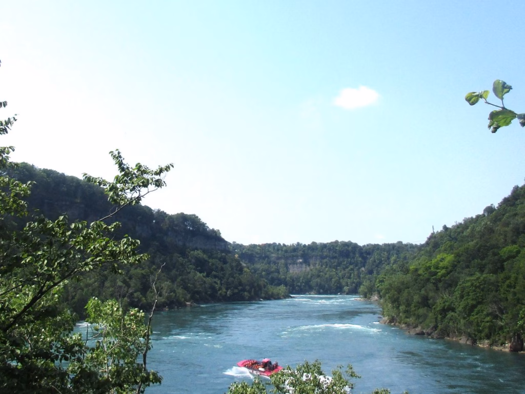 Jet Boar on the Niagara River