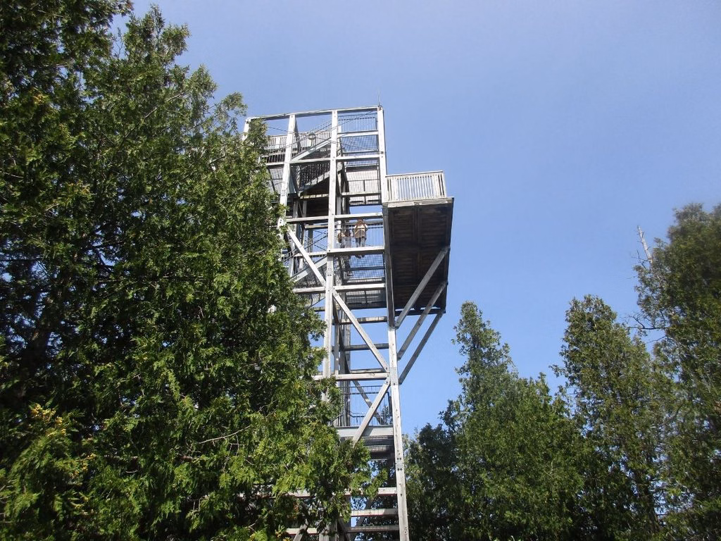 Viewing tower in Bruce Peninsula National Park